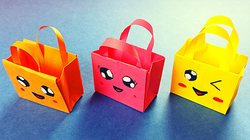 КАК СДЕЛАТЬ СУМОЧКИ ИЗ БУМАГИ С РУЧКАМИ? смотреть онлайн