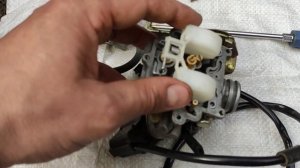 Бензин в картере скутера причины и устранение навсегда! и установка дополнительного крана !!!