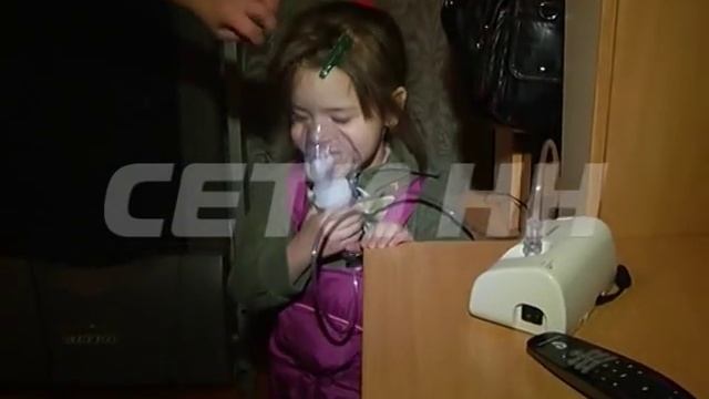Единственными соседями многодетной матери в расселенном доме стали крысы и тараканы смотреть онлайн