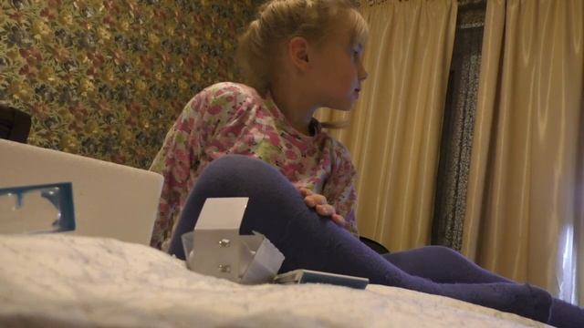 Детская электрическая зубная щетка обзор, чистим зубки... смотреть онлайн
