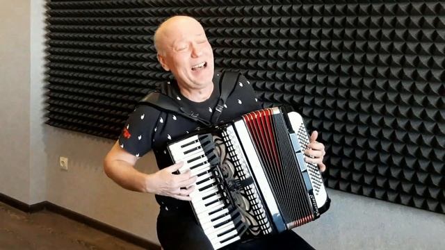 Народный ХИТ "Вишня белоснежная" ( Под окном широким). Аккордеонист Николай Засидкевич (Донецкий). смотреть онлайн