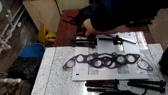 Болты головки нива шевроле. Течь из под головки смотреть онлайн