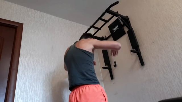 ПОДРОСТОК выполняет 120 СЕКУНД ЧЕЛЕНДЖ на турнике! смотреть онлайн