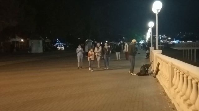 Геленджик, вечерняя прогулка по набережной, вторая часть. смотреть онлайн