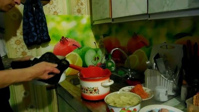 Готовим уху "Наваристую" из щуки смотреть онлайн