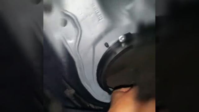 Dépose et montage HP 16,5cm 80W RMS - 320W PEAK (FORD Focus MK2) смотреть онлайн