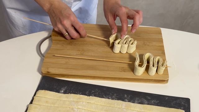 Рождественские печенье ЕЛОЧКА из слоеного теста. Выпечка из слоеного теста! Новогодний десерт смотреть онлайн