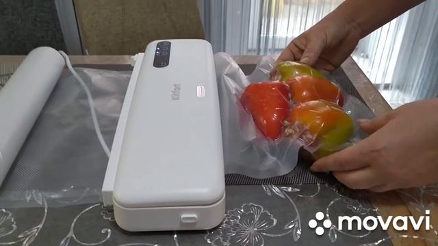 Вакуумирование продуктов при помощи вакуумного упаковщика Kitfort 1509-2, белый смотреть онлайн