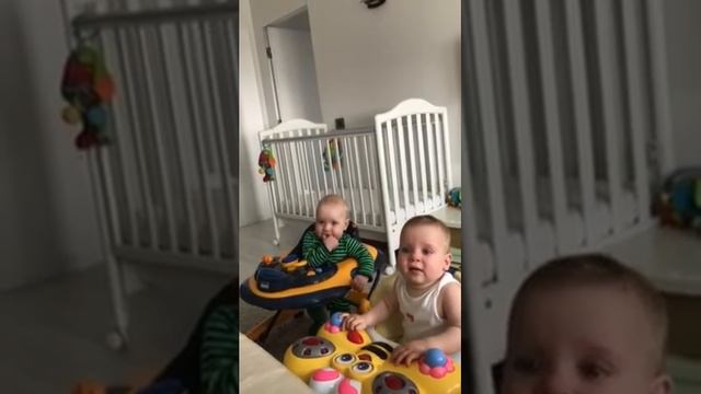 Мама чихает смотреть онлайн