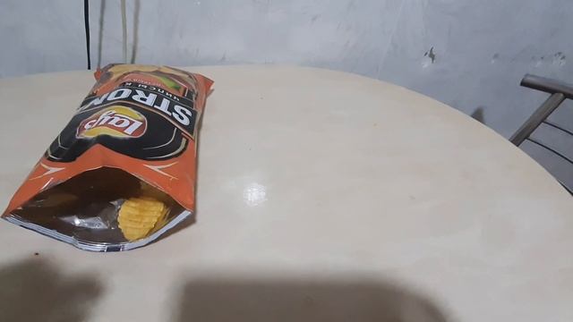 ПОПРОБОВАЛ "САМЫЕ" ОСТРЫЕ ЧИПСЫ | ОБЗОР НА ЧИПСЫ Lays смотреть онлайн