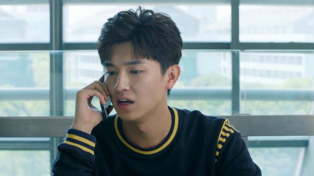 15校草毕业要离开了，依依不舍抱着灰姑娘不愿松手【半暖时光The Memory About You】 смотреть онлайн