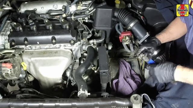 How to Replace the battery on the Nissan Altima (1993 - 2006) смотреть онлайн