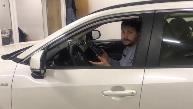 Toyota Rav4 + CarPlay