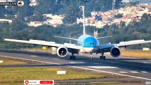 Pouso do 777 da KLM no Aeroporto Internacional de Guarulhos смотреть онлайн