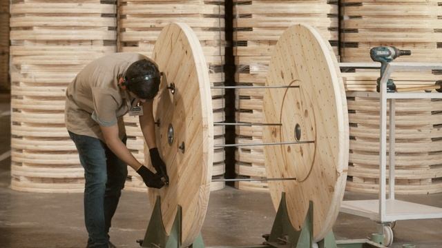 Madem Reel's assembly process смотреть онлайн