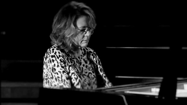 Kathryn Sparks White plays Hallelujah by Leonard Cohen Petrof 9'3” Concert Grand Piano смотреть онлайн