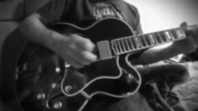 Epiphone Emperor 1980 смотреть онлайн