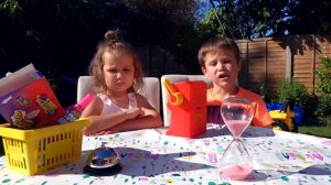 Candy ЧЕЛЛЕНДЖ Очень МНОГО конфет ВЫИГРАЛИ в АВТОМАТ M&M's VS Skittles Haribo VS