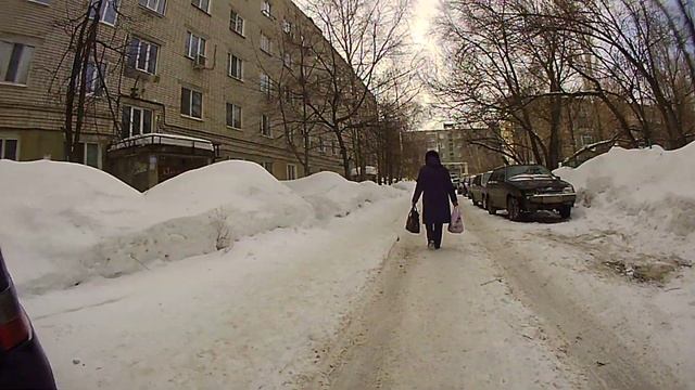Саратов х928тс НЕДОРАЗВИТЫЙ ДЕБИЛ проставился на пешеходке перекрыл проход смотреть онлайн