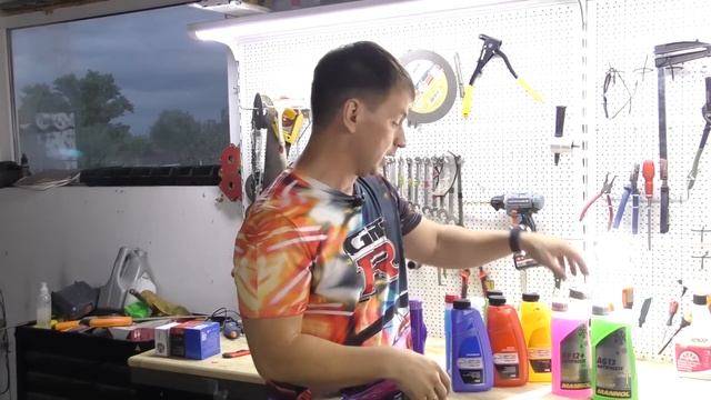 ПОЧЕМУ НЕЛЬЗЯ СМЕШИВАТЬ ТОСОЛ И АНТИФРИЗЫ? смотреть онлайн