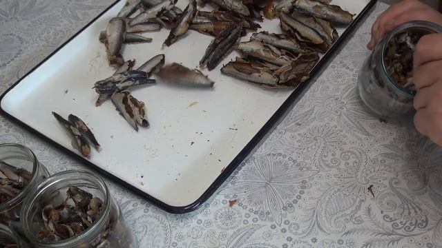 Шпроты. Правдоподобно и вкусно. Консервируем дома .Шпроты из салаки. Сделай сам. смотреть онлайн