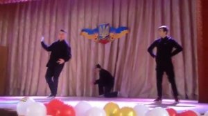 Видео как танцуют брейк данс Луцьк - Колледж СНУ