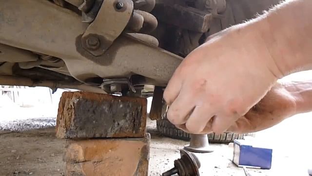 Замена нижней шаровой опоры на ВАЗ 2107 смотреть онлайн