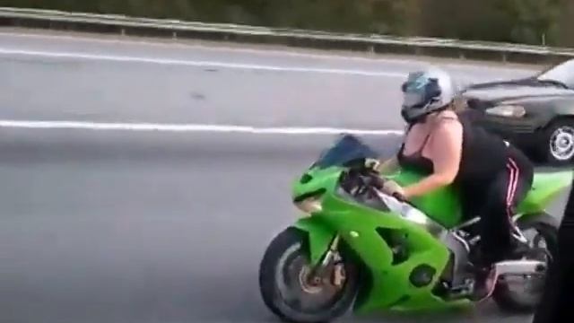 жирная на мото смотреть онлайн