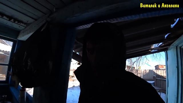 ВЛОГ : ТОПИМ БАНЮ / ПОМОГАЕМ БАБУШКЕ / ТЕТЬ ФЛЮРА ПРИВЕЗЛА РЫБУ / ЖИЗНЬ В ДЕРЕВНЕ / КАЧАЕМ ВОДУ смотреть онлайн