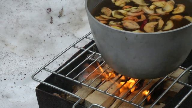 А вы пробовали компот из сухофруктов на костре в котелке. Чо ПОХАВАТЬ. #чопохавать смотреть онлайн