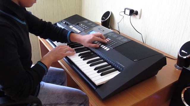 Florida - Whistle игра на синтезаторе смотреть онлайн