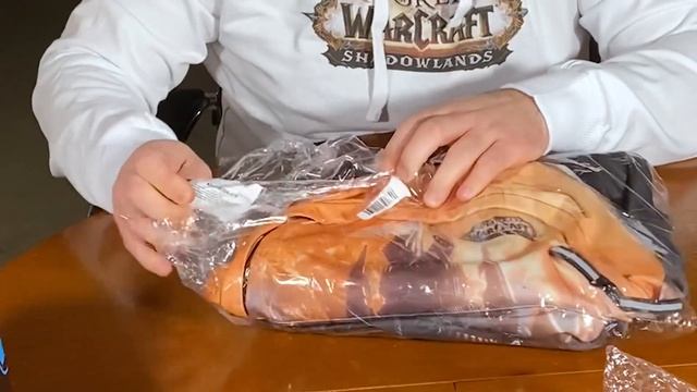 ОБЗОР И РАСПАКОВКА МЕРЧА WOW ОТ VSEMAYKI.RU смотреть онлайн