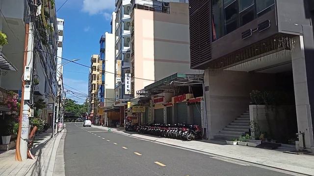 Переулок около отеля Paris. Нячанг.