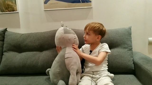 Большое интервью на диване. В студии гости.