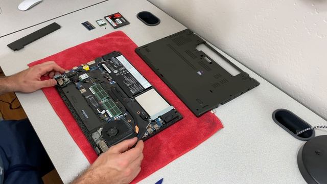 Tutorial: Upgrade Your Thinkpad T560 With 32GB Ram And SSD!