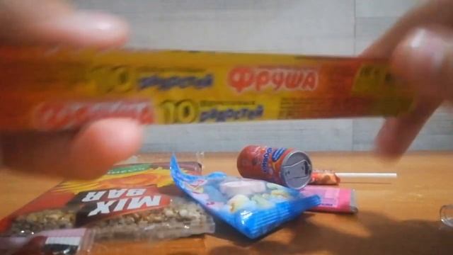Пробую 13 разных сладостей из СССР. смотреть онлайн