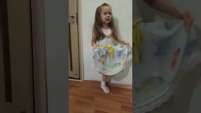 Страна читающая — Ева Будилина читает произведение «Поёт зима — аукает…» С. А. Есенина смотреть онлайн