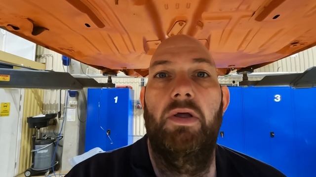 Undersealing and rebuildning the underside of my MK1 Ford Fiesta смотреть онлайн
