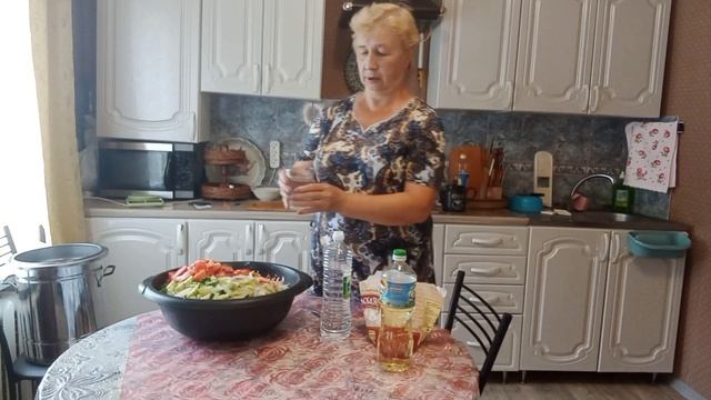 Салат из капусты с овощами на зиму смотреть онлайн