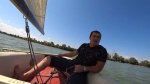 Яхтинг.Парусный шверт бот Финн.