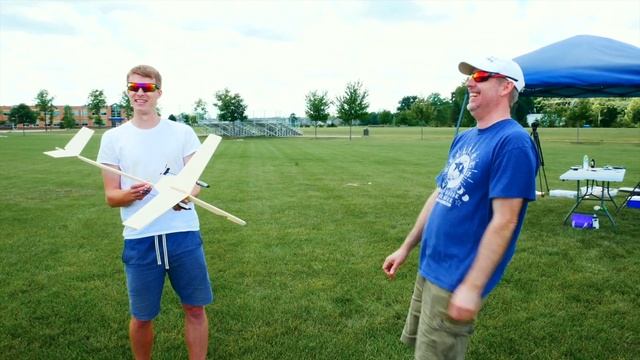 Can 3 People Steer 1 Plane with the POWERUP 4.0? ABSOLUTE CHAOS! смотреть онлайн