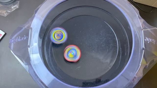 Crazy Battle! Ultimate Valkyrie Vs Savior Valkyrie Beyblade Fight