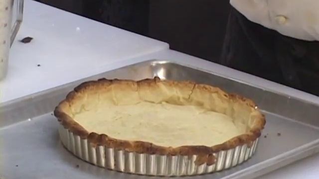 Apple Tart With Caramel Glaze