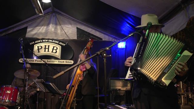 S.E. Willis & Elvin Bishop: Poor House Bistro смотреть онлайн