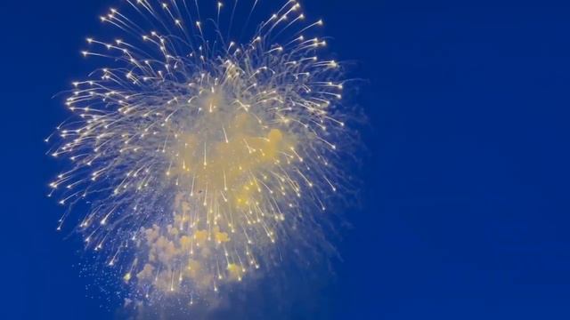 ⚡️Салют над Санкт-Петербургом. смотреть онлайн
