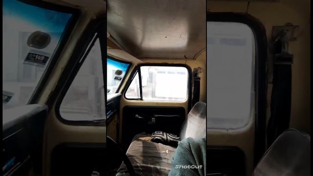 Bentley VS Ford ASMR смотреть онлайн