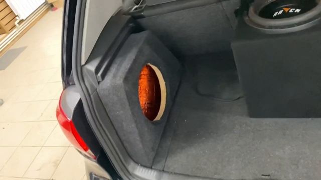 Мощный автозвук за 60000 рублей? Аудиосистема в Nissan Murano от Автостиль смотреть онлайн