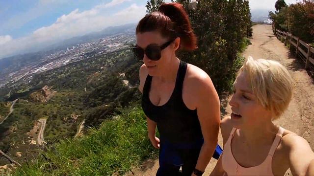 WHAT IS HIKING IN LOS ANGELES - Что такое хайкинг (ENG) смотреть онлайн