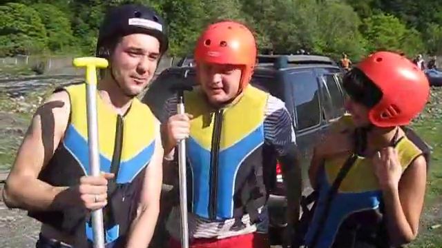 Сибиряки готовятся к сплаву по реке Арагви (Грузия) смотреть онлайн