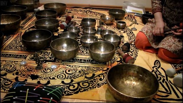 Медитации с Поющими чашами Александр и Альбина Крым.Тибетские поющие чаши  с водой